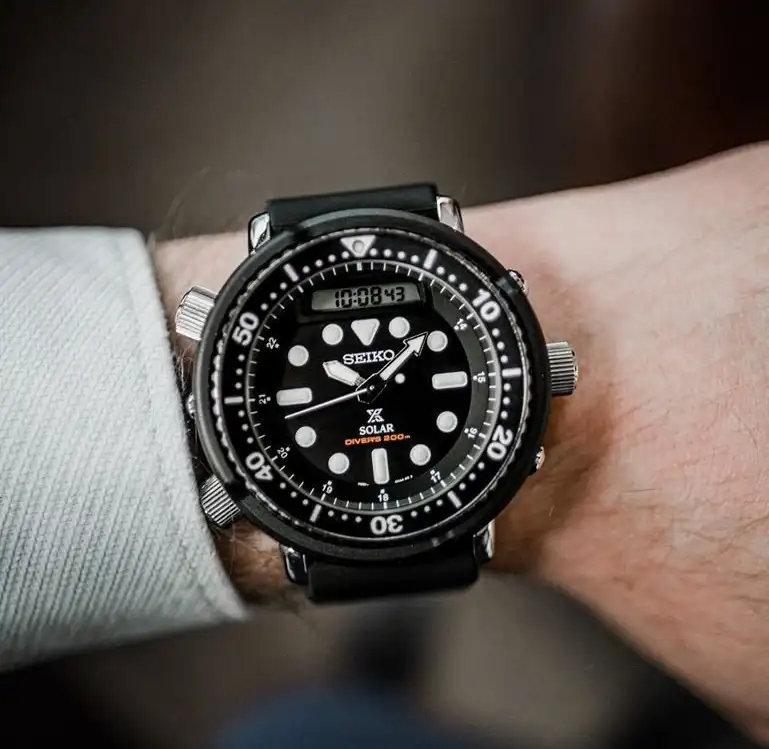 Analog tool watch from the brand Seiko, the Prospex SNJ025, one of our favourite analog tool watches.