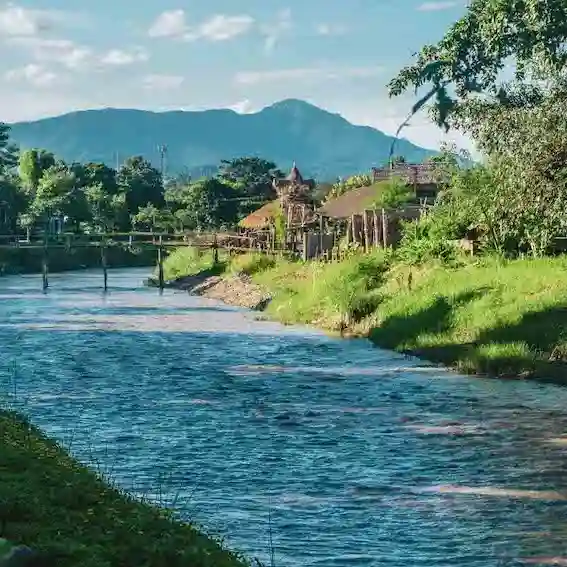 River and mountain views in northern Thailand, surrounding the city of Chiang Mai.
